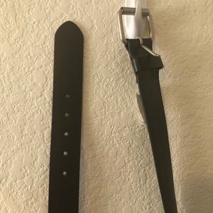 GAP Factory Store Men’s Black Belt Sz 42 BNWT